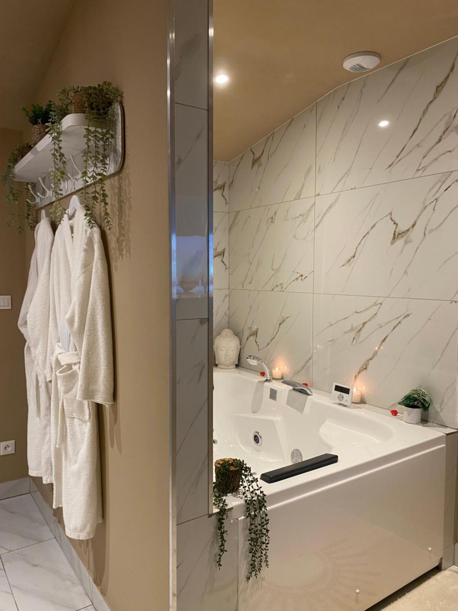 Appartement - Parking Prive Gratuit, Proche Centre-Ville Et Gare De Saint-Omer Сент-Омер Экстерьер фото