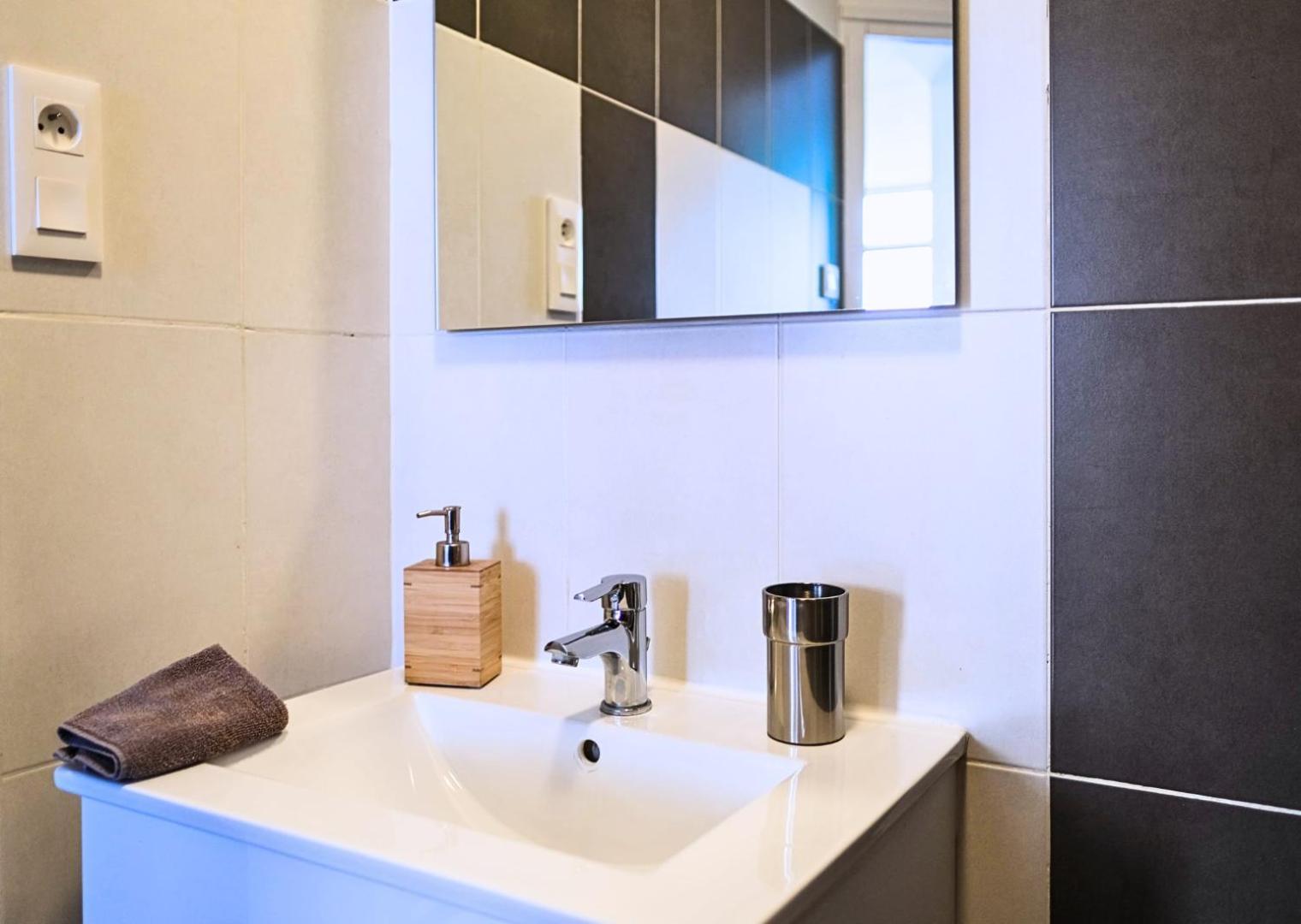 Appartement - Parking Prive Gratuit, Proche Centre-Ville Et Gare De Saint-Omer Сент-Омер Экстерьер фото