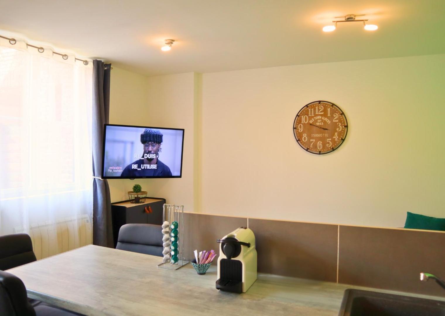 Appartement - Parking Prive Gratuit, Proche Centre-Ville Et Gare De Saint-Omer Сент-Омер Экстерьер фото